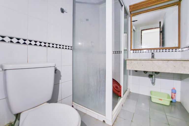 Bathroom 5, Kondominium Carita Wawan RedPartner, Serang