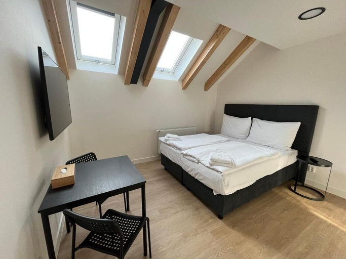Bedroom 2, Figaro Suites, Praha 5