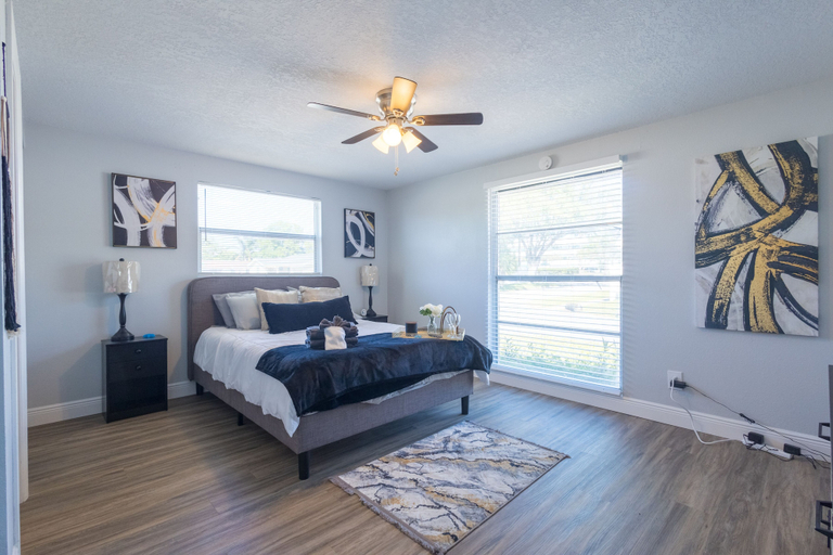 Bedroom 3, Sleeps 6 Hot Tub Fenced Yard Cozy Chic, Hillsborough