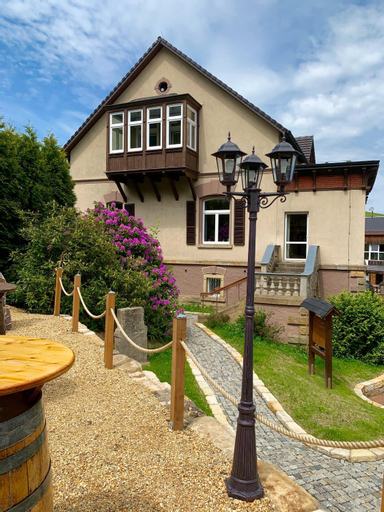 Red Rock Resort, Görlitz