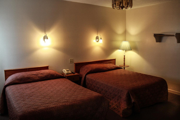 Bedroom 2, Hotel Harbour Grace, Division No. 1