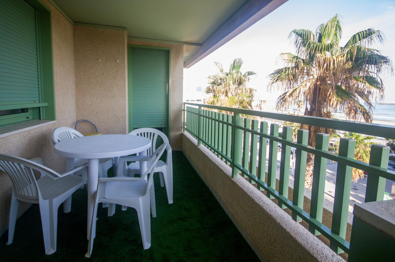 Others 4, Front Sun Beach Apartment, Valencia