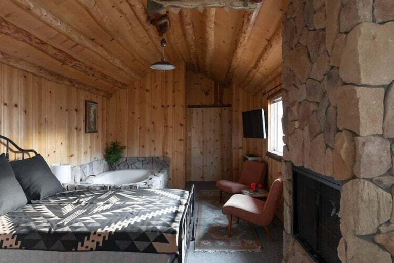 Bedroom 2, OAK Knoll Studio With Jacuzzi Unit 15 #2412, San Bernardino