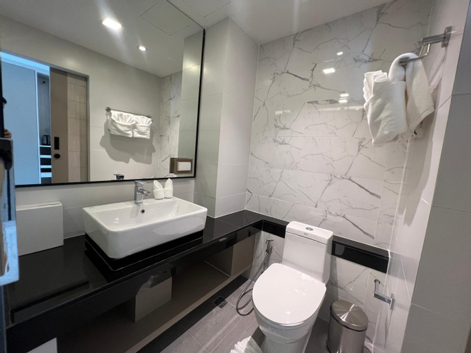 Bathroom 15