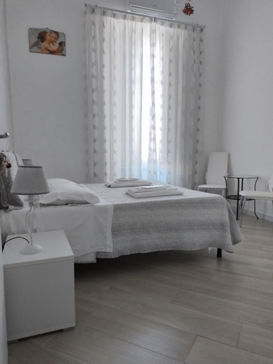 Others 4, Casa Theodor B&B, Napoli