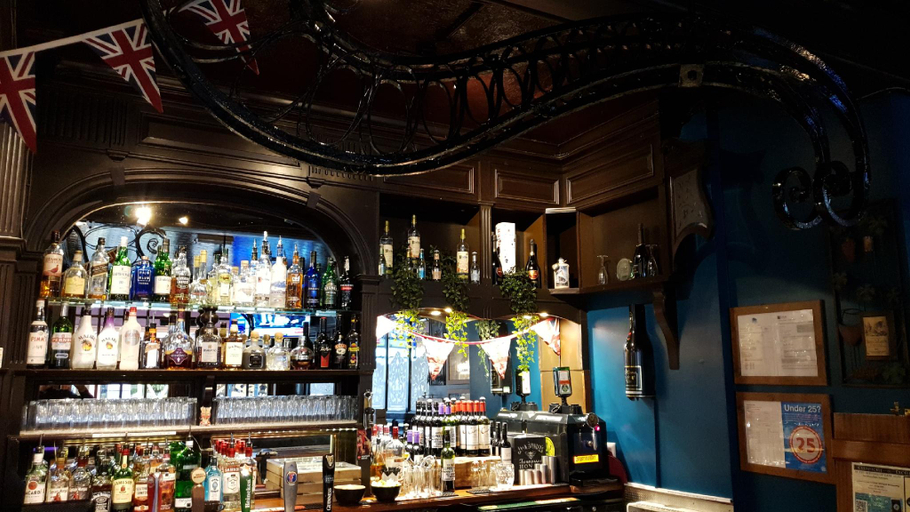 Food & Drinks 5, The Grapes, Southampton