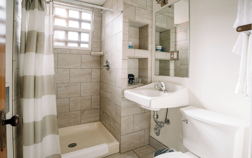 Bathroom 4, Inn of the White Salmon, Klickitat