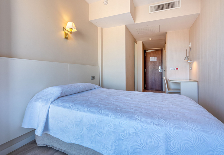 Bedroom 2, Hotel Palladium, Baleares