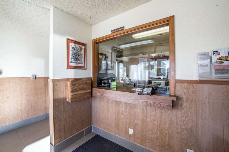 Food & Drinks 5, Rodeway Inn Cheyenne I-80 East, Laramie