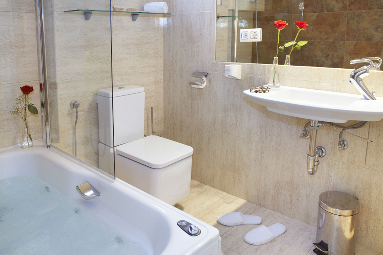 Bathroom 5, Hotel Spa Cap de Creus, Girona