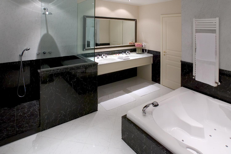 Bedroom 3, Hotel Maxim, Milano