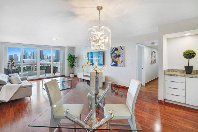 Dining Room 10