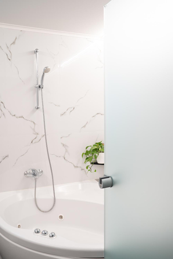 Bathroom 3, CHROMA FASHION ROOMS & APARTMENTS, Attica