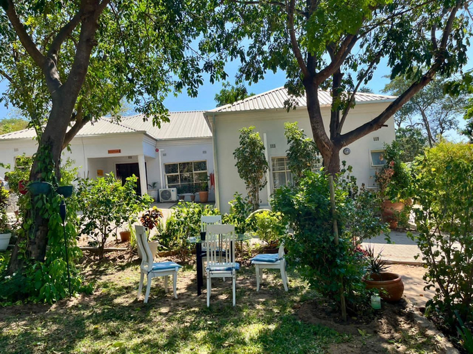 Exterior & Views, Beulah Court Vineyard Guest House, Chobe