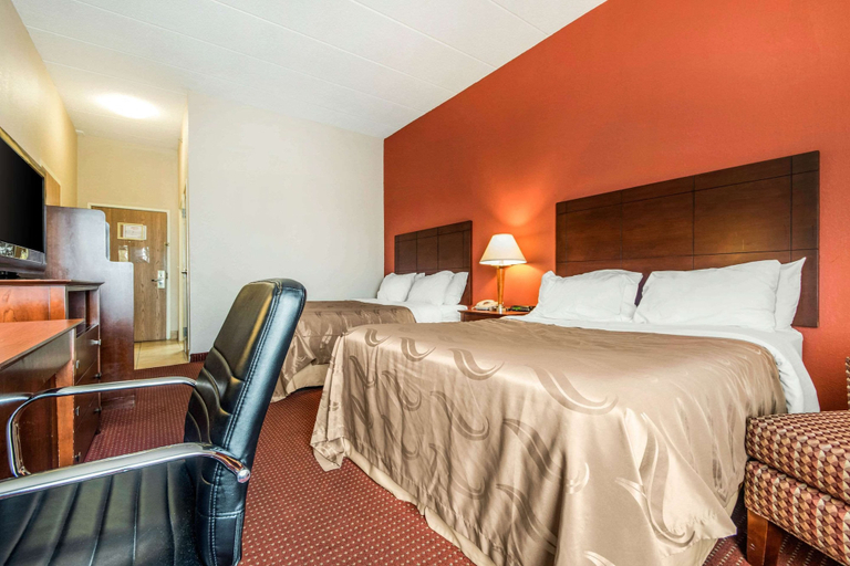 Bedroom 3, Quality Inn & Suites Lawrenceburg, Dearborn