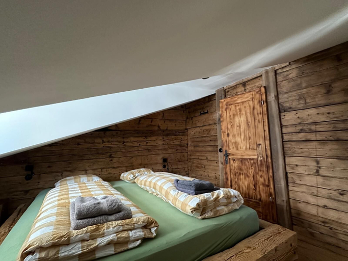 Bedroom 2, Chasa Veglia, Inn