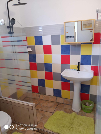 Others 5, Charmant studio dans le sud, ideal pour un couple, L'Entre-Deux