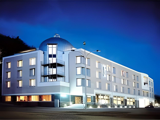 Exterior 1