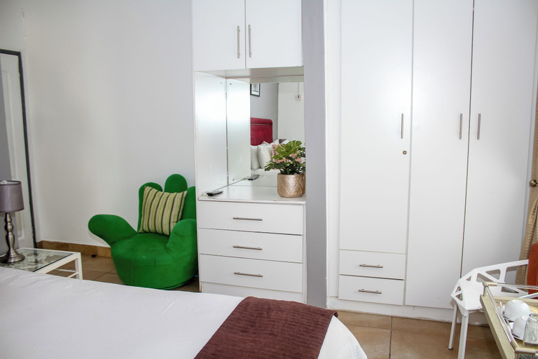Bedroom 3, Thamalakane Guest House, Ngamiland East