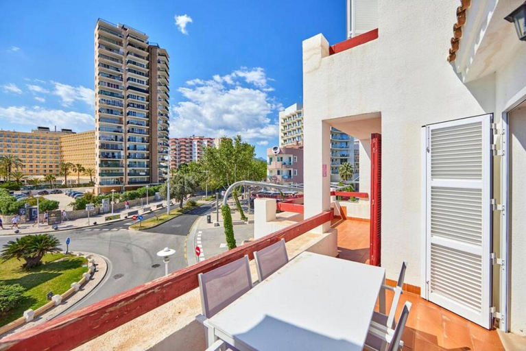 Others 3, Nura Houses Magaluf, Baleares