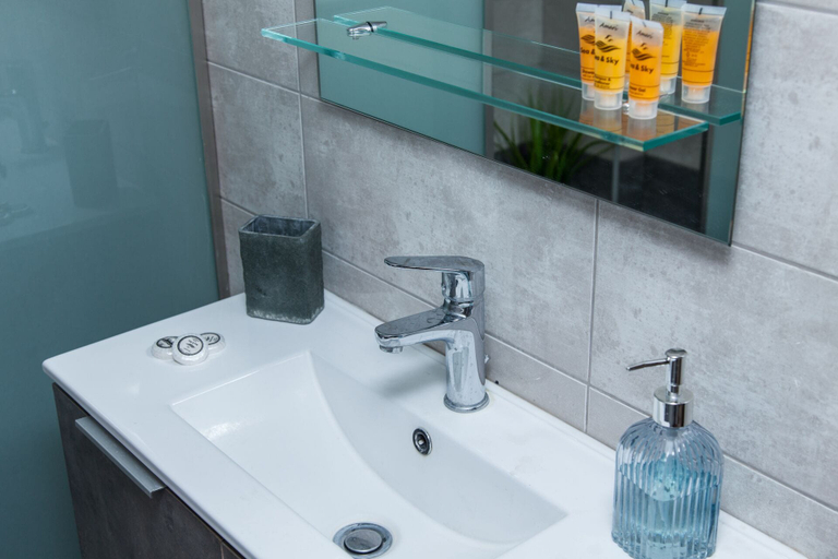 Bathroom 3, Spacious 2 level Brand New apt GTD3194, Attica