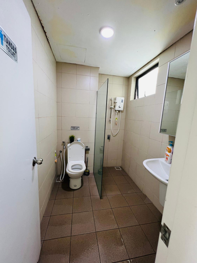 Bathroom 4, Studio I-Soho D'Gunduls Homestay by DGH I-CITY, Shah Alam