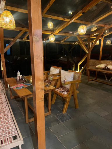 Food & Drinks 5, Pahadi House, Shimla