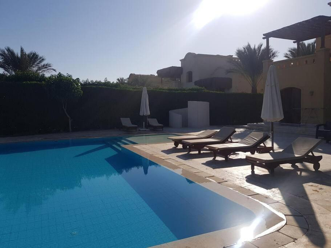 Swimming pool 2, Gorgeous Villa in Gouna with Heated Private Pool, Al-Ghurdaqah 2