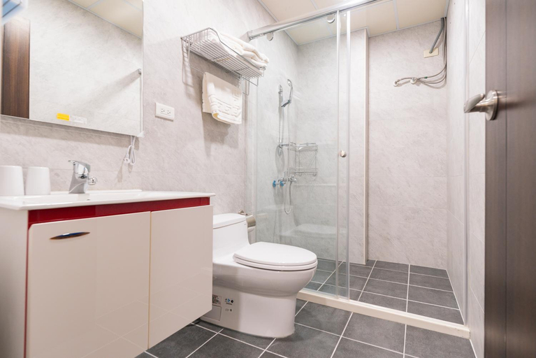 Bathroom 4, Rhino Guest House, Hualien