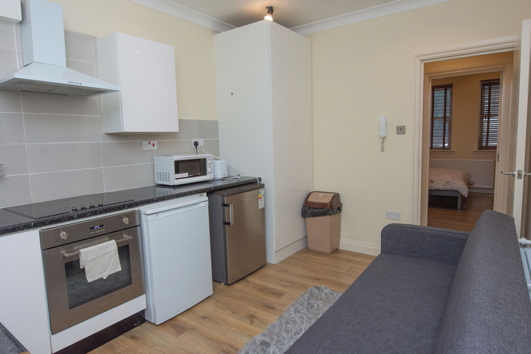 Others 5, Charming 1-bed Apartment in London, London