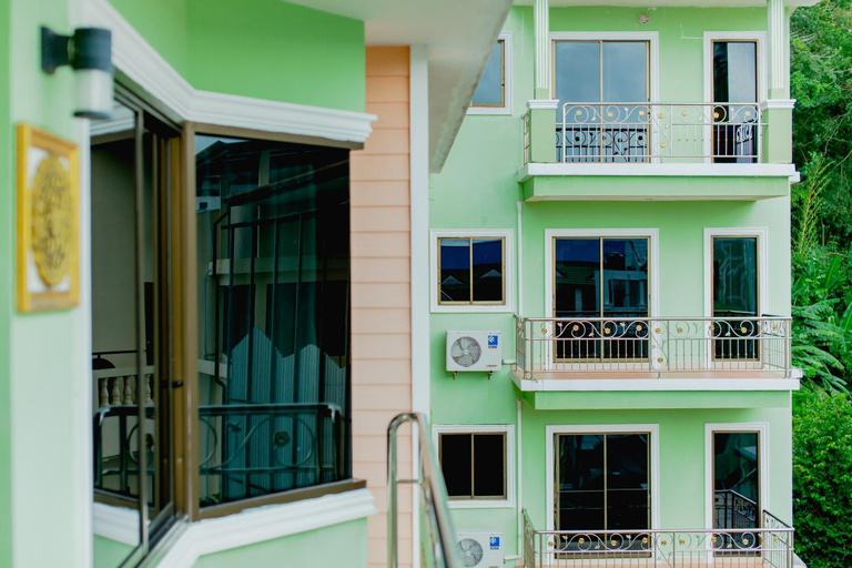 Exterior 13