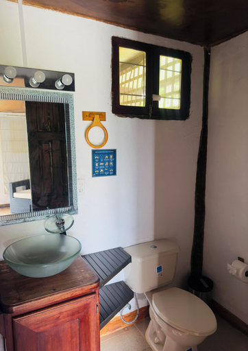 Bathroom 3, Ranchos de Chalia, Portobelo