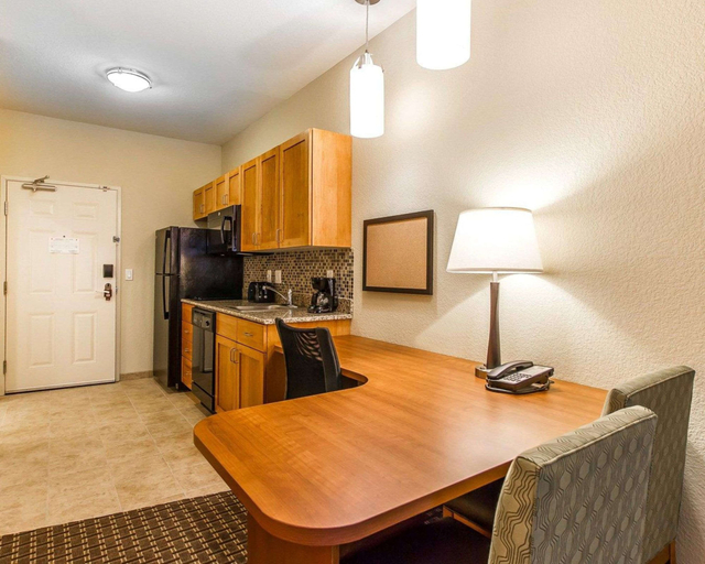 Others 5, MainStay Suites Stanley, Mountrail