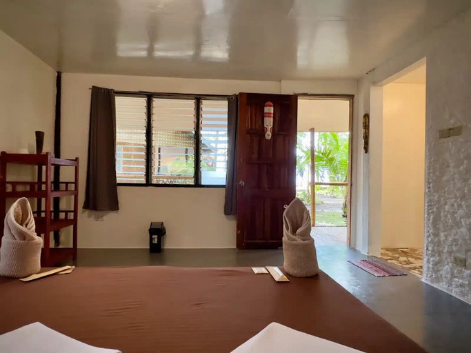 Bedroom 3, Playa Del Fuego Beach Hostel and Resort, Mambajao