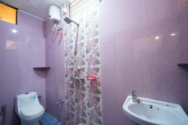 Bathroom 3, Sunset & Waves Resort, North Goa