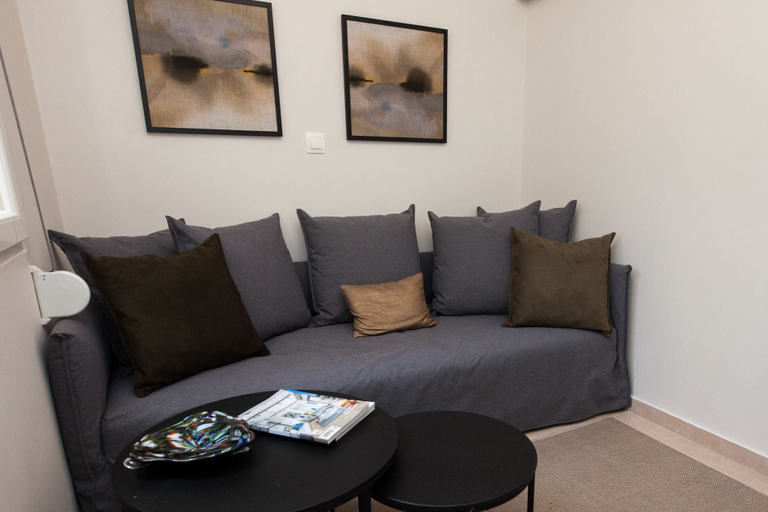 Others 5, The Kipseli Suite Sophisticated Cozy apt, Attica