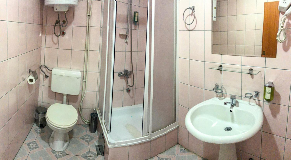 Bathroom 4, Room-hotel Square Macedonia