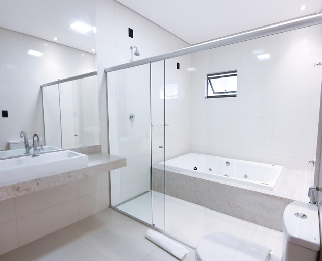 Bathroom 4, Good Stone Curvelo Hotel, Curvelo