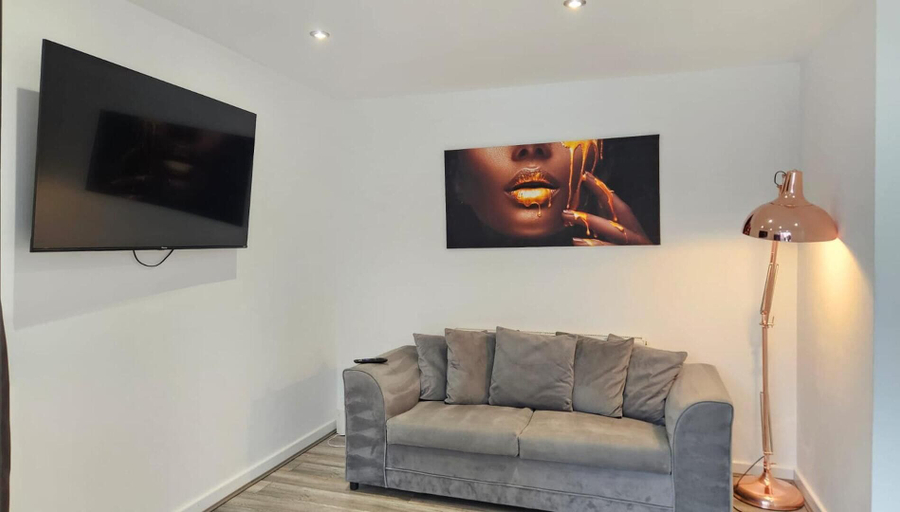 Others 5, Lovely 2-bed Apartment in Liverpool, Sefton
