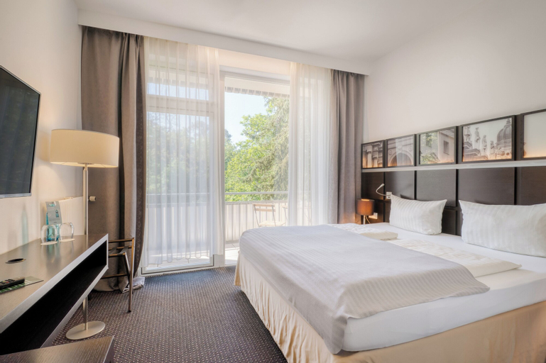 Bedroom 3, Waldhotel Mainz, Mainz-Bingen