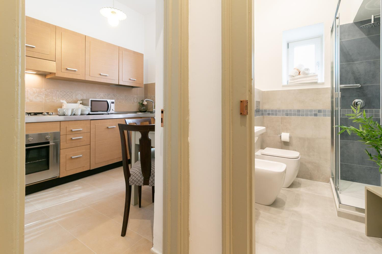 Bathroom 4, Autentica Ortigia, Syracuse
