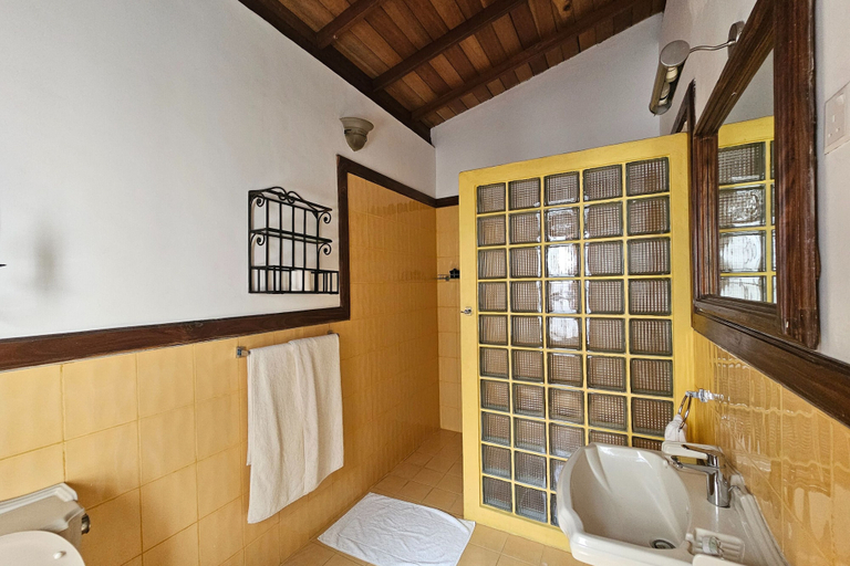 Bathroom 4, South Point Abbey Whole Villa 4 Bedroom (Sleeps 9), Habaraduwa