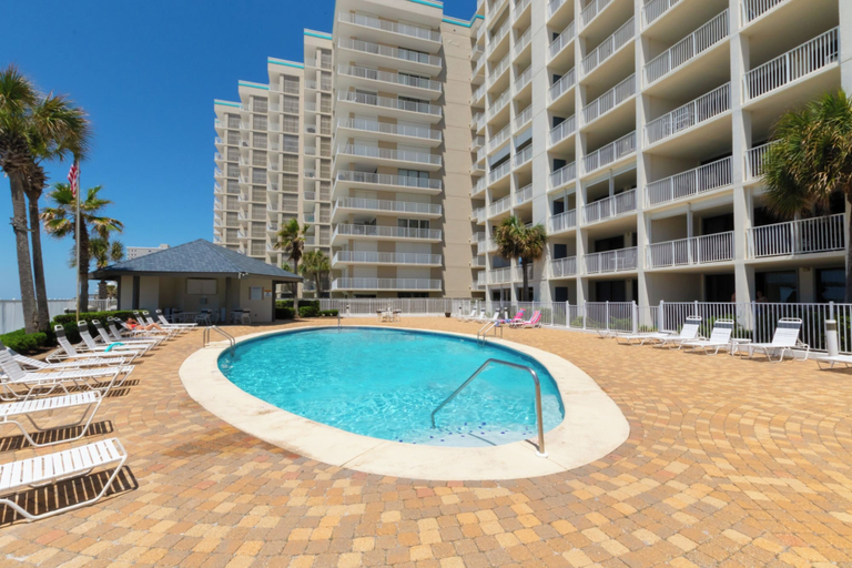 Sport & Beauty 5, Windward Pointe 803, Baldwin