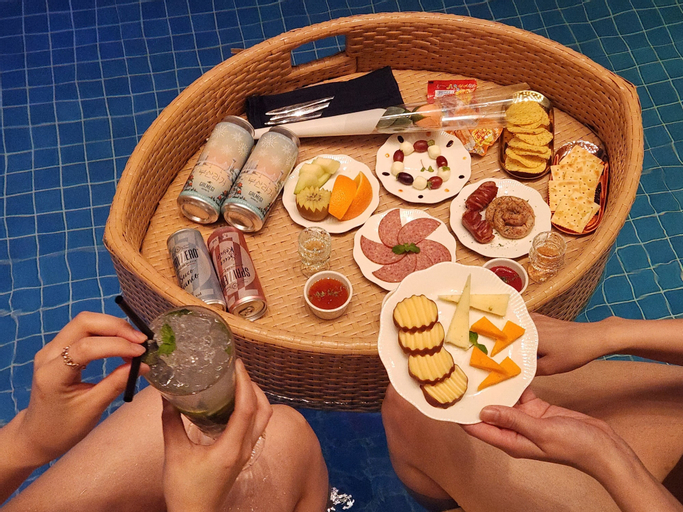Food & Drinks 6