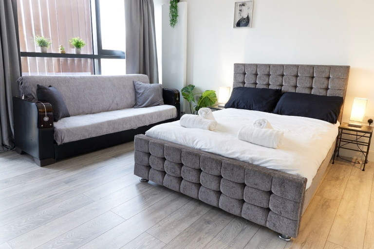 Others 4, Beautiful Studio Flat in Bricklane, London