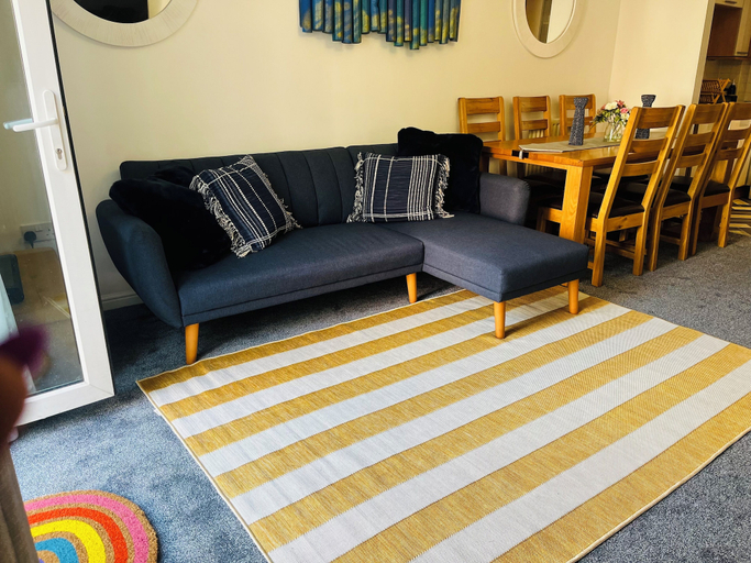 Others 5, Beautiful 2 - Bed Apartment in Aylesbury, Buckinghamshire