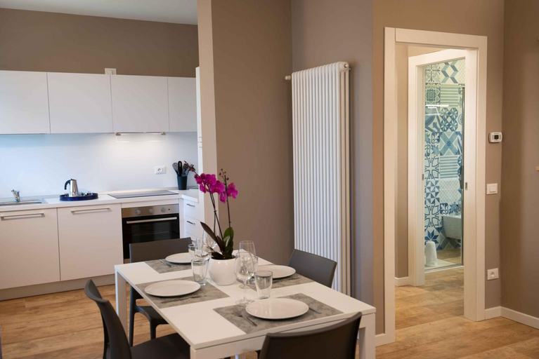 Others 4, Sirmio Apartments - Narnia Stay, Brescia