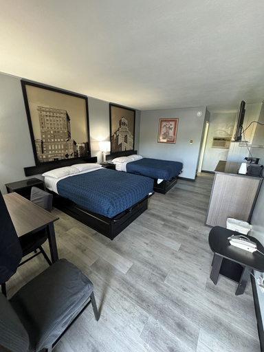 Bedroom 3, Acorn Motel, Buncombe