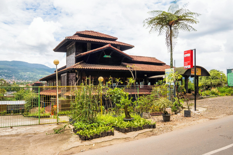 Capital O 2640 Rumah Kayu Cottage Syariah, Bandung