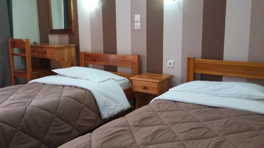 Bedroom 3, Alma, Attica